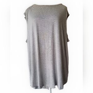 NWOT Old Navy Women's Plus Sleeveless Overlapping back Athletic/Active Shirt 2X